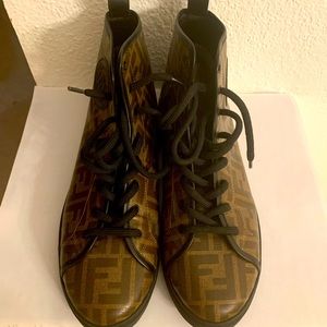 Fendi Sneakers Size 41